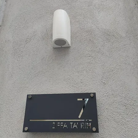 Ziffa Ta' Rih - A Cosy In With Wi-fi And Smart Tv *